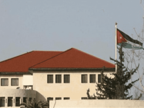 إحالة موظفين حكوميين إلى التقاعد  أسماء