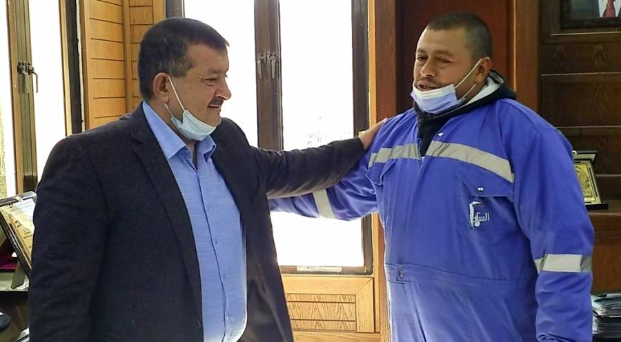 بلدية السلط تكرم عامل وطن على أمانته .. صور