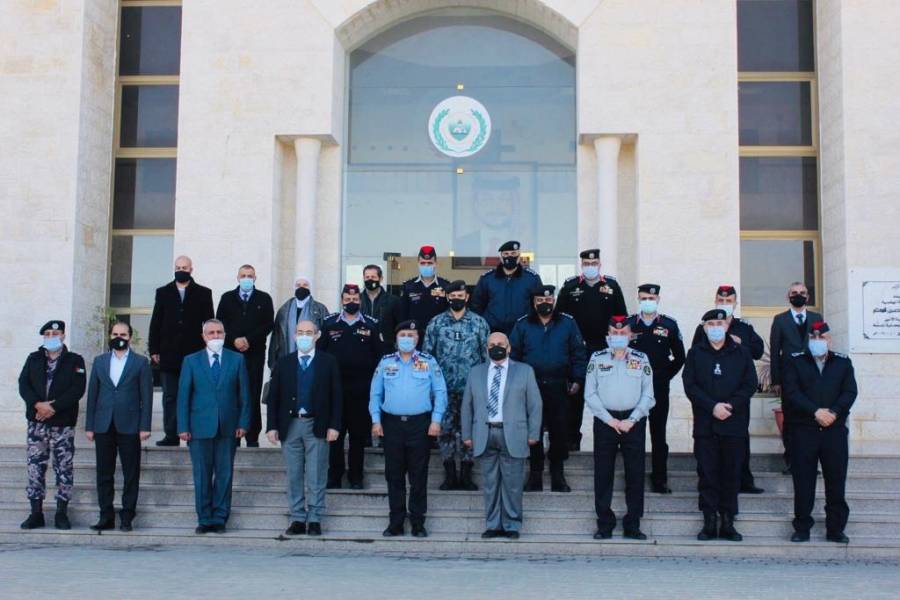 إدارة  الأزمات والقيادات العليا لكبار القادة الأمنيين دورة تدريبية في البلقاء التطبيقية