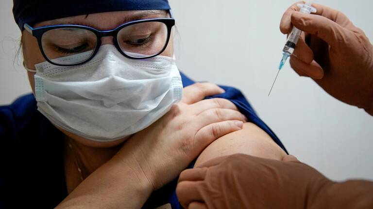 روسيا تأمل باعتماد منظمة الصحة العالمية قريبا اللقاح الروسي ضد كورنا
