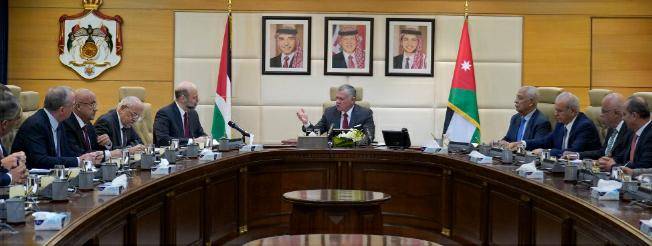 ترأس الملك اليوم جانبا من جلسة مجلس الوزراء