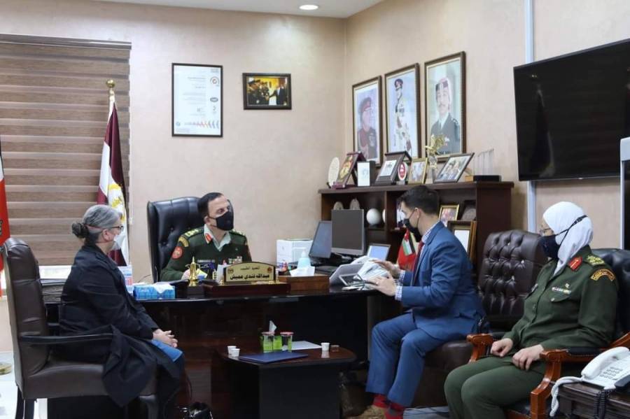مدير عام الخدمات الطبية الملكية يستقبل وفد أمريكي...