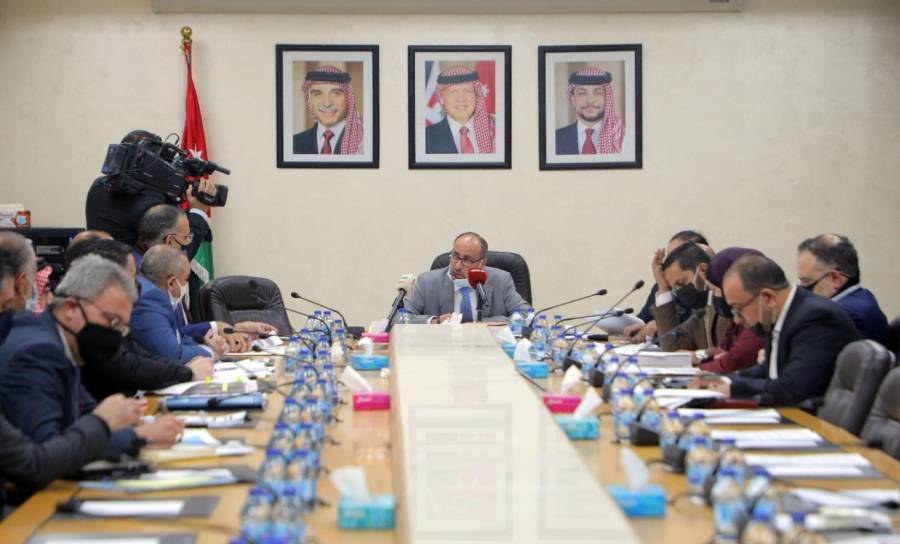 السياحة النيابية تطالب الحكومة بفتح المنشآت السياحية بكامل المرافق ودعم القطاع