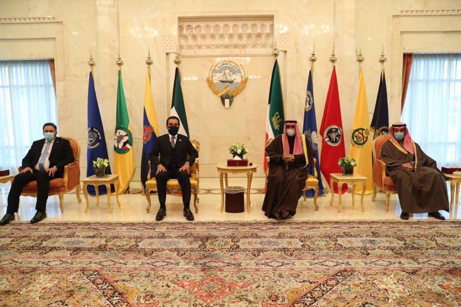 رئيس مجلس النواب يلتقي أمير الكويت... صور