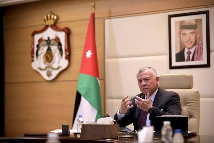 الملك يزور رئاسة الوزراء ويترأس جانبا من جلسة مجلس الوزراء... فيديو