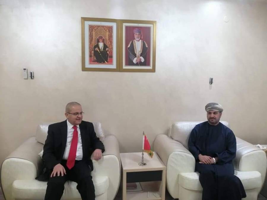رئيس جامعة جدارا يزور السفير العُماني