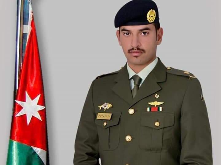 رئيس أركان القوات المسلحة القطرية يشيد  بالملازم معاذ  راضي السرحان لحصوله على المركز الأول