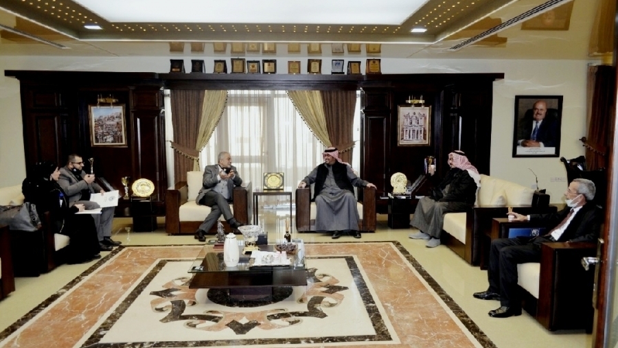 أ.د. ساري حمدان يستقبل الملحق الثقافي الكويتي