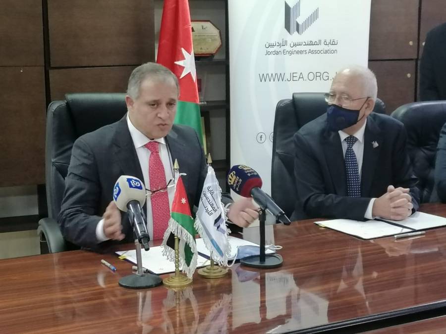 وزير العمل يوقع 4 اتفاقيات لتوفير 945 فرصة عمل للأردنيين