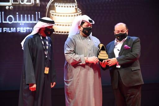 الشيخ راشد الشرقي يكرم  صناع مهرجان العين السينمائي.. صور