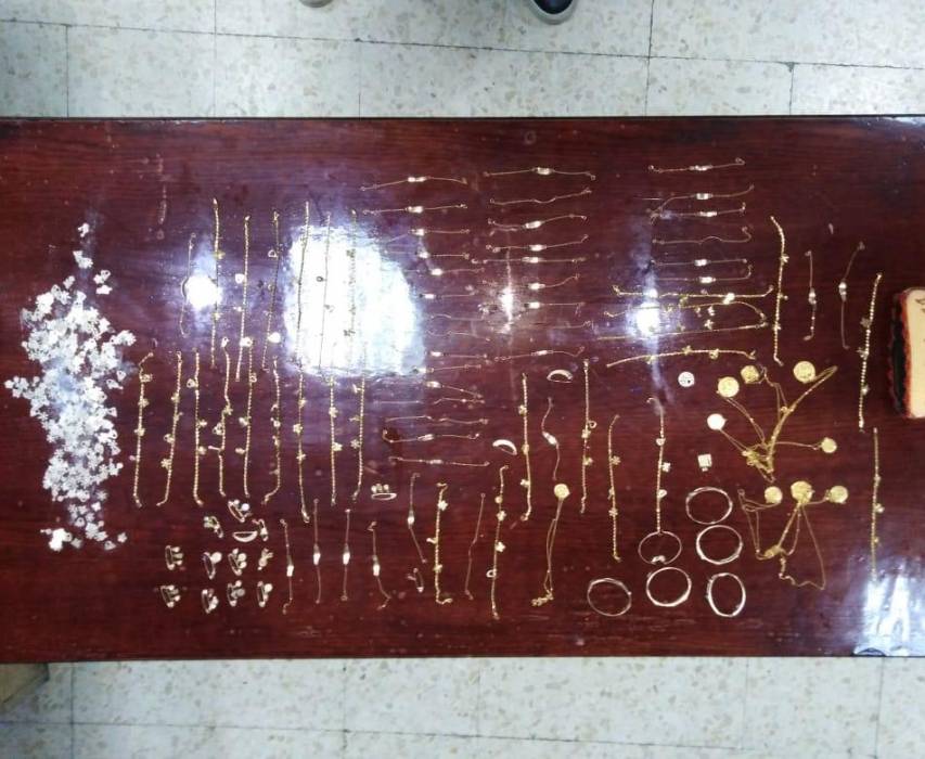 البحث الجنائي : يلقي القبض على سارقة مصاغات ذهبية من احد محال المجوهرات في العاصمة