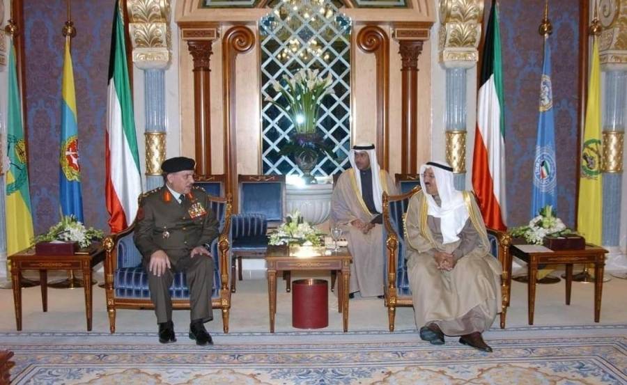 من ذاكرة التاريخ  لقاء يجمع سمو الأمير الشيخ صباح  الاحمد الصباح والصرايرة