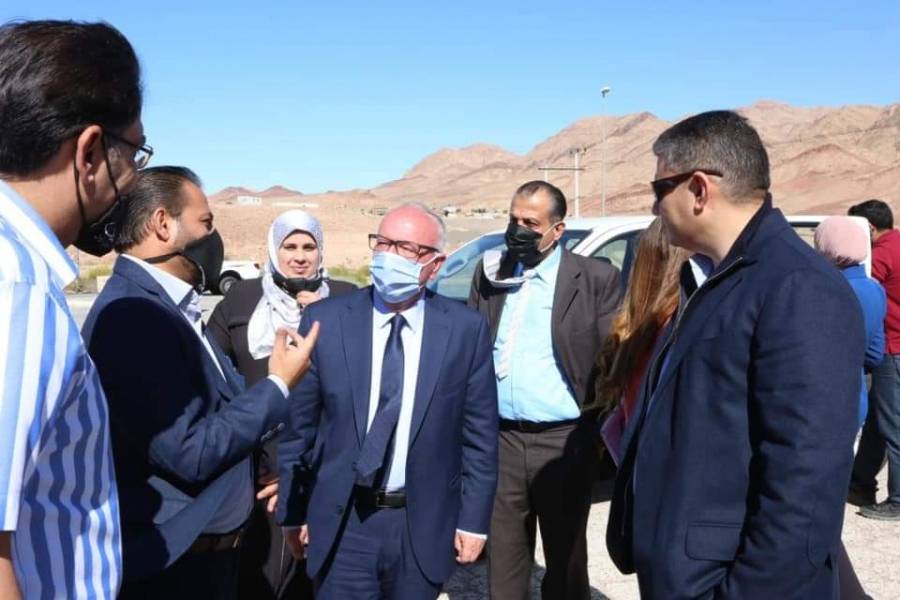 وزير الاشغال يتفقد مشاريع وطرق في محافظة العقبة