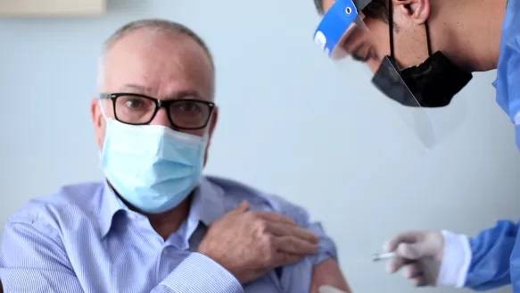 التميمي: الجائحة لن تنتهي دون أخذ لقاح كورونا