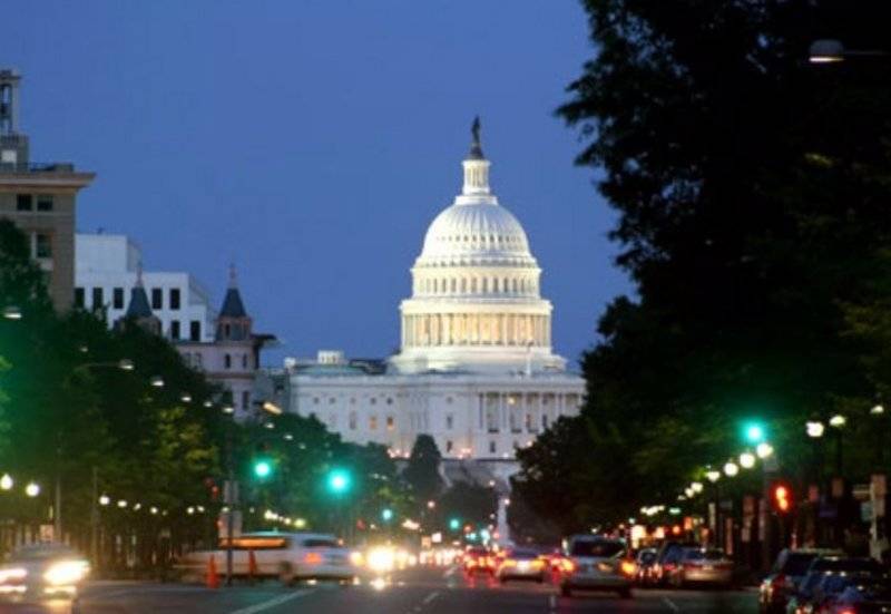 زعما أنهما على موعد مع بايدن.. القبض على مسلحَيْن قرب البيت الأبيض