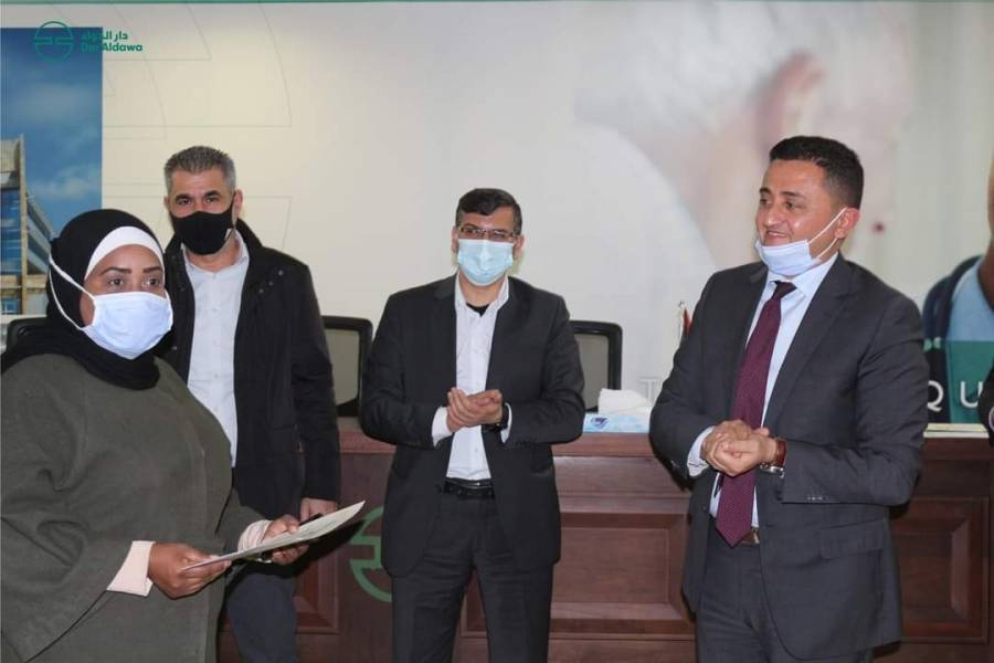 شركة دار الدواء تكرم موظفيها_ صور
