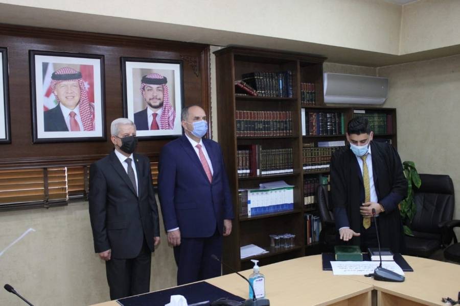 65 محاميا يؤدون اليمين القانونية أمام وزير العدل