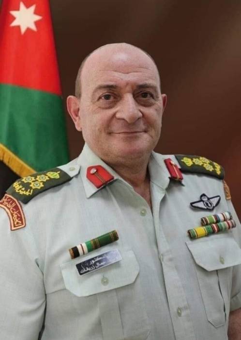 العميد الطبيب الزريقات يضيف إنجازًا طبيًا كبيرًا للخدمات الطبية الملكية.. تفاصيل