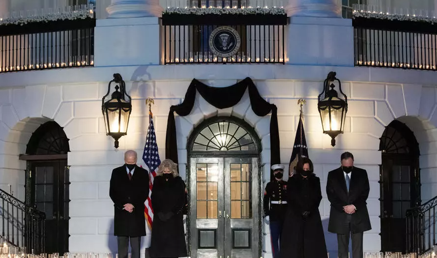 أكثر من نصف مليون وفاة بكورونا في أمريكا .. و بايدن يوجه رسالة مؤثرة و يصف الحصيلة بـالمُفجعة