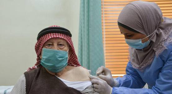 مطالب باستغلال الحظر للتطعيم بلقاح كورونا