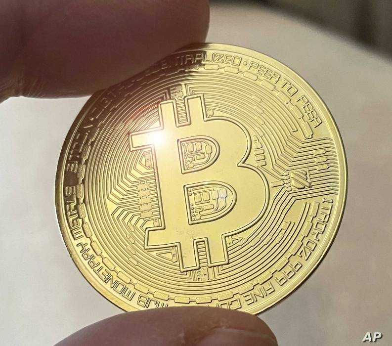 خسر 15 مليار دولار.. بيتكوين تُسقط ماسك عن عرش أغنى الأغنياء