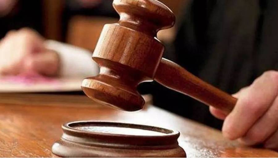 صدور الحكم على رجل أعمال نثر 50 ألف يورو مزورة على عمال في دبي