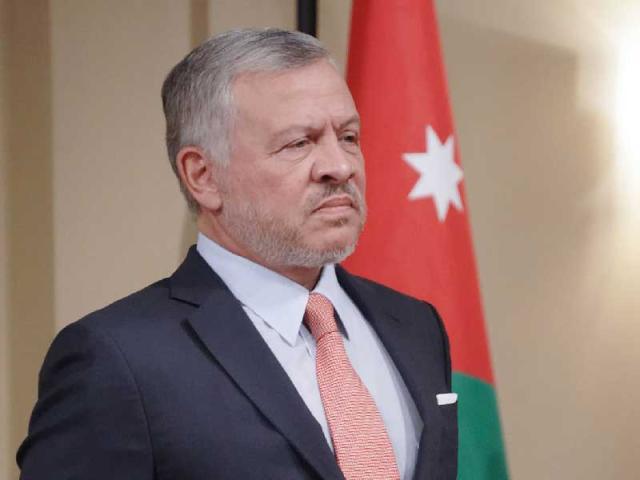 الملك  يلتقي شخصيات من محافظات عدة.