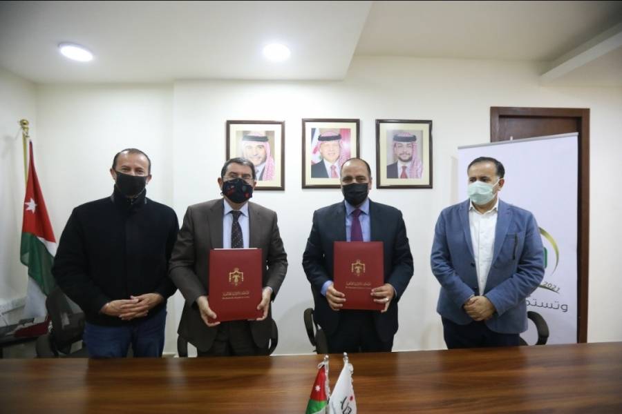 اتفاقية تعاون بين وزارة الشباب وبلدية شيحان