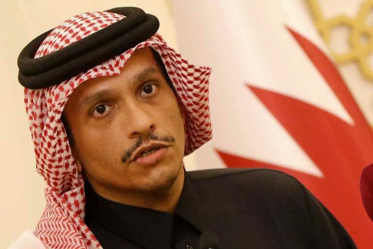 لأول مرة منذ منتصف 2017.. وزير الخارجية القطري يصل مصر