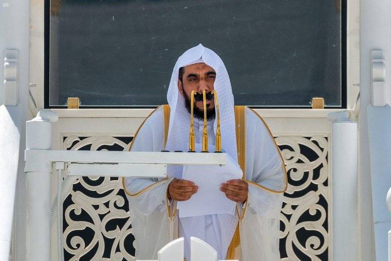 الجهني في خطبة الجمعة بالحرم المكي: امتن الله على هذه البلاد بنعمة التحاكم إلى كتابه وسنة رسوله