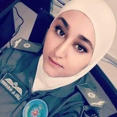 بنت الهواوشة طيار مقاتل