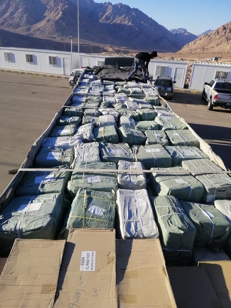 الجمارك تضبط كميات كبيرة من البضائع الممنوعة
