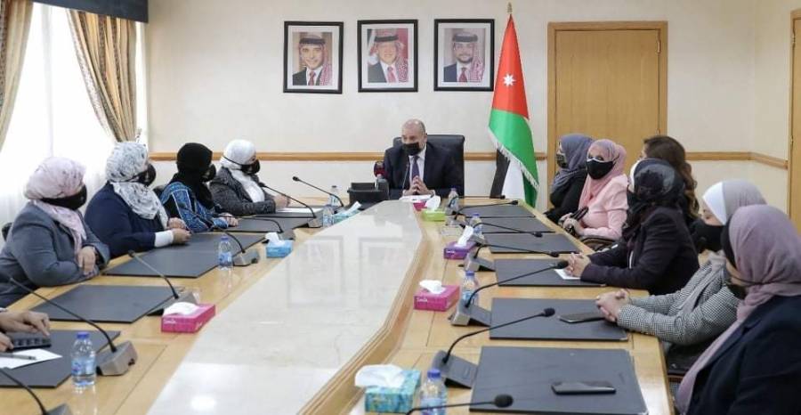 العودات يكرم برلمانيات المجلس بيوم المرأة العالمي