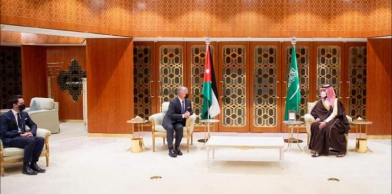 الملك وولي العهد السعودي يستعرضان العلاقات الأخوية