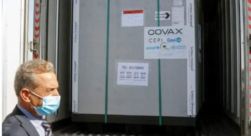 العراق يتسلّم الشحنة الأولى من اللقاحات المضادة لفيروس كورونا