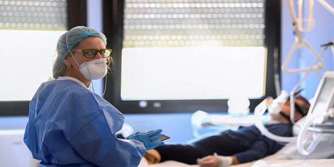 إيطاليا تسجل 297 وفاة ونحو 20 ألف إصابة جديدة بكورونا