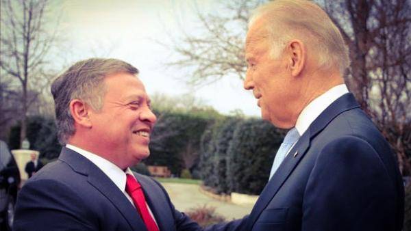 بايدن يؤكد للملك تضامن أمريكا التام مع الأردن ودعم حل الدولتين