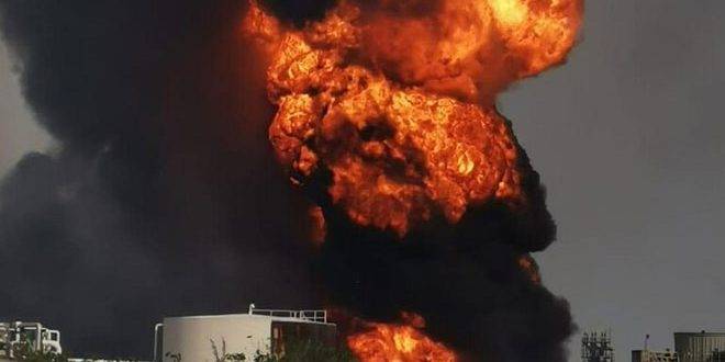 حريق ضخم في مصفاة نفط شرق المكسيك