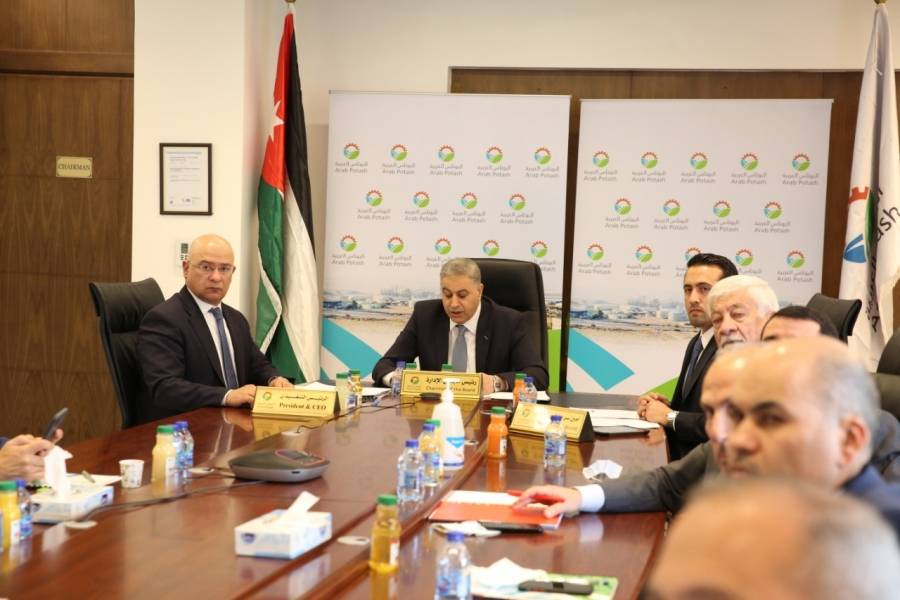 الهيئة العامة لـ البوتاس العربية تصادق على توزيع (83.3 ) مليون دينار أرباح نقدية على المساهمين و بنسبة (100) من رأس المال