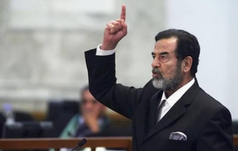 صورة صدام في ارض مجلس عزاء قاض حاكمه  شاهد