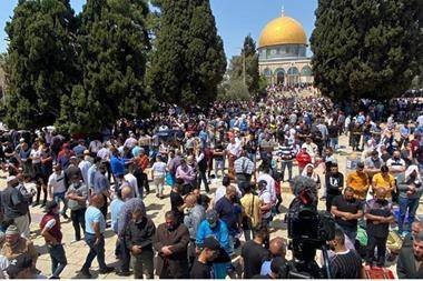 70 ألف مصل في جمعة رمضان الأولى بالأقصى