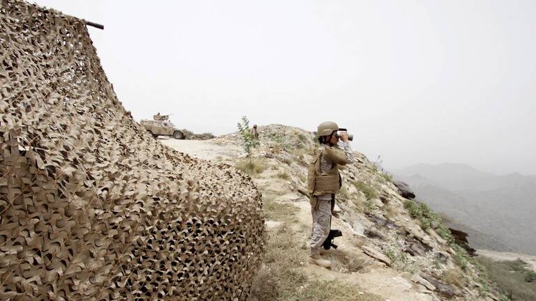 الحوثيون يعلنون استهداف موقع عسكري مهم داخل السعودية