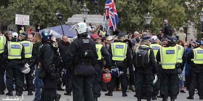 احتجاجات في لندن على إجراءات العزل العام لمواجهة كورونا