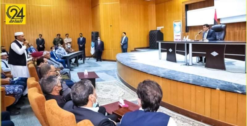 المنفي يلتقي أساتذة وطلبة جامعة سرت ويطلع على مشكلات المدينة