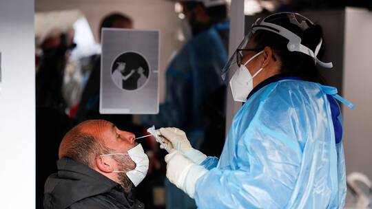 بريطانيا :22 وفاة و 2445 إصابة بكورونا