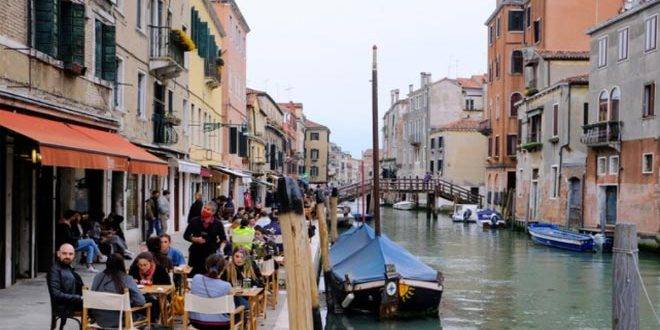 إيطاليا تسجل أكثر من 13 ألف إصابة جديدة بكورونا