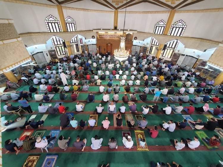 السعودية :تغلق 29 مسجداً مؤقتاً في 8 مناطق بعد ثبوت إصابات بفيروس كورونا