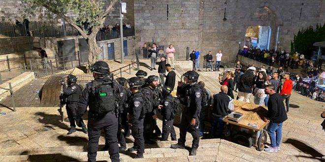 قوات الاحتلال تواصل اعتداءاتها على الفلسطينيين في القدس المحتلة