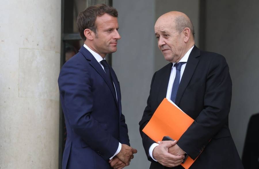 وزير الخارجية الفرنسي يبدأ زيارة للبنان في محاولة جديدة للضغط من أجل تشكيل حكومة