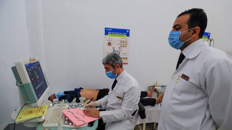 استشاري مناعة يحذر من وصول كورونا المتحور الهندي إلى مصر